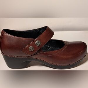 Dansko Leather Mary Jane Clogs Women’s size European 39 US size 8.5-9. See chart